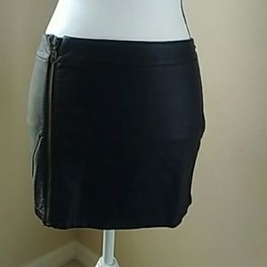 Rue 21 Fuax leather zip up mini skirt